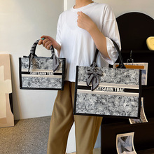 �羳����Ů��2025�¿�r�Џ͹���ĸӡ��������Ůʿ�μ�����ذ���