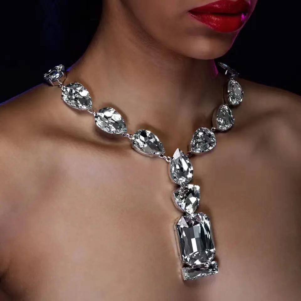 fashionable retro necklace