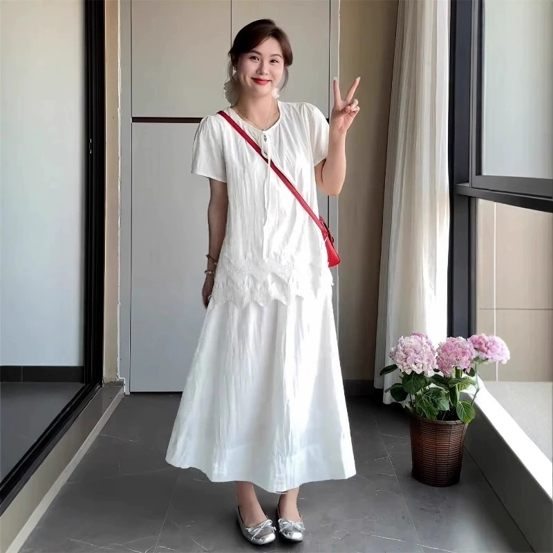 2025 новая летняя рубашка большого размера в французском стиле с вырезами и кружевом, белая рубашка в корейском стиле с короткими рукавами на правое плечо, топ