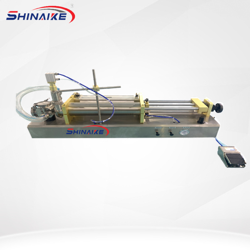 现货不锈钢半自动液体灌装机带料斗膏霜灌装机洗发膏日化灌装机