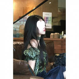 绿色波点印花褶皱T恤女夏新款小众气质修身显瘦短款方领短袖上衣