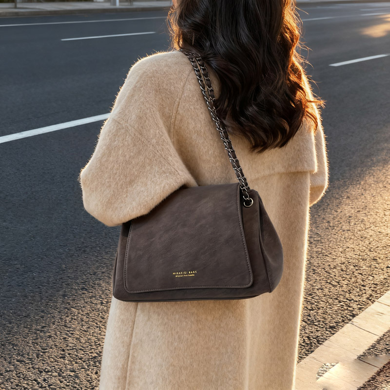 Transfronterizos retro viaje tote bolsos de gran capacidad para mujeres 2025 nuevo bolso de cadena alta sensación mochila de hombro
