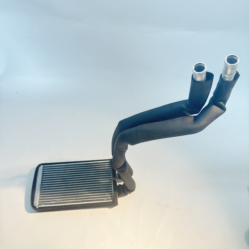 Applicable to 18 Hongguang S warm air small water tank assembly radiator assembly warm air small water tank in stock wholesale