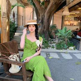 黄一粒 NORA STUDIO绿色收腰碎花连衣裙女夏设计感气质显瘦长裙子