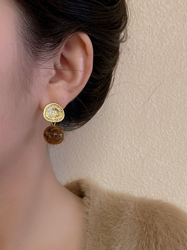 High-end ladylike temperament earrings, retro double brown resin effect earrings, foreign style, simple, light luxury, Internet celebrity earrings