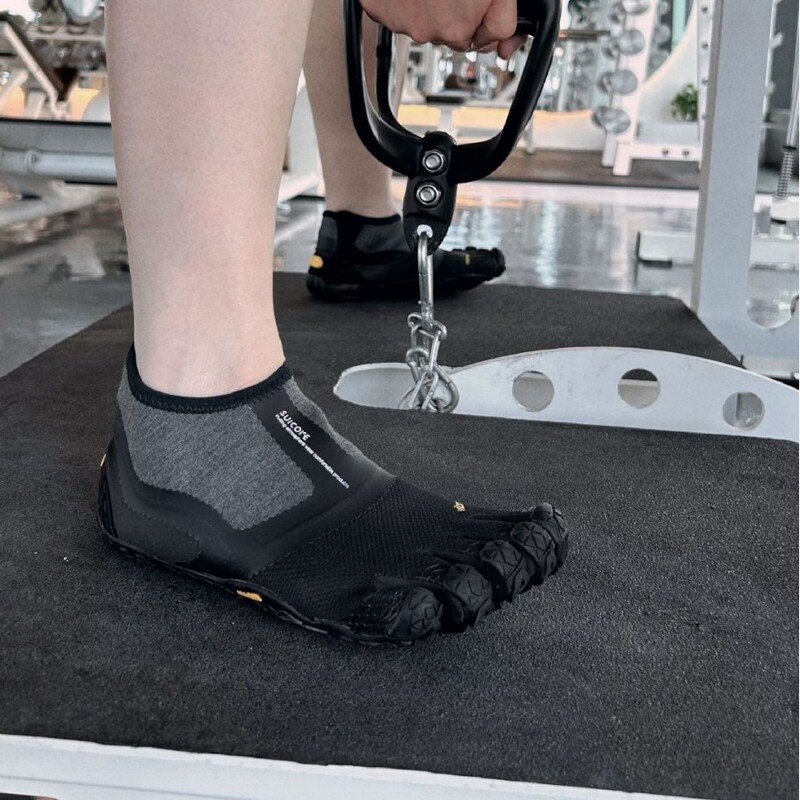 ヨガの靴の女性の室内はフィットネスの専用のプラティの運動靴の縄跳びの女性の滑り止めの柔らかい底の静音のランニング靴を鍛えます。|undefined