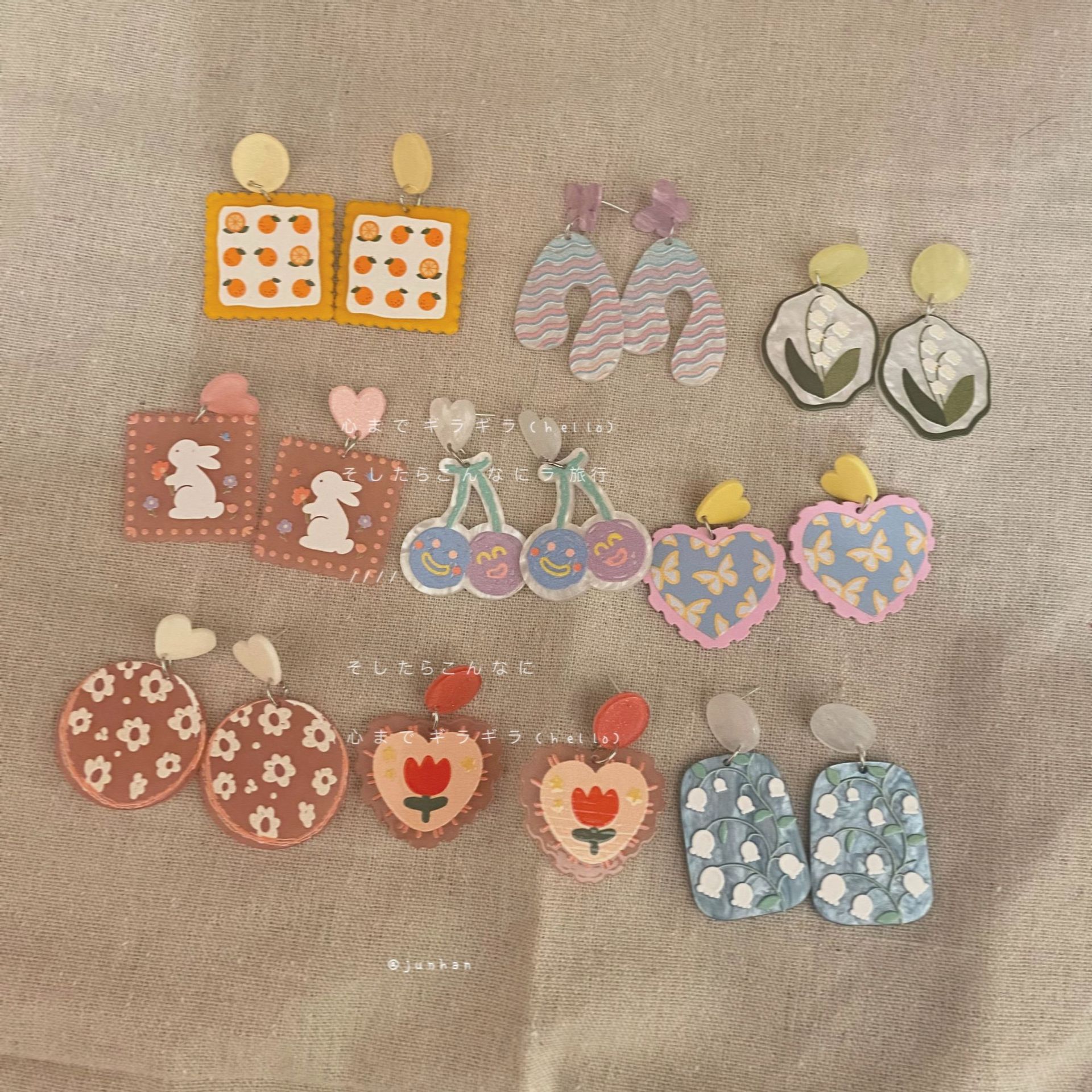 A series of cute earrings girls weird cute earrings design sense niche acrylic earrings earrings
