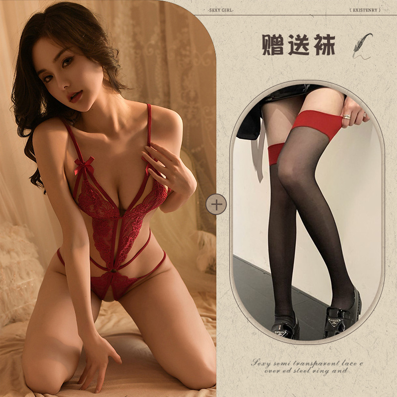 버건디 점프수트 + 레드 엣지 블랙 스타킹