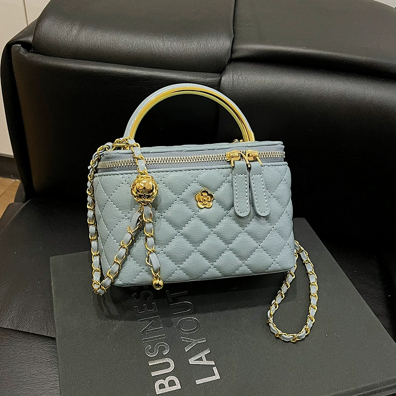 Small bag, shoulder bag, small design handheld purse with diamond pattern, high-end, chain bag
