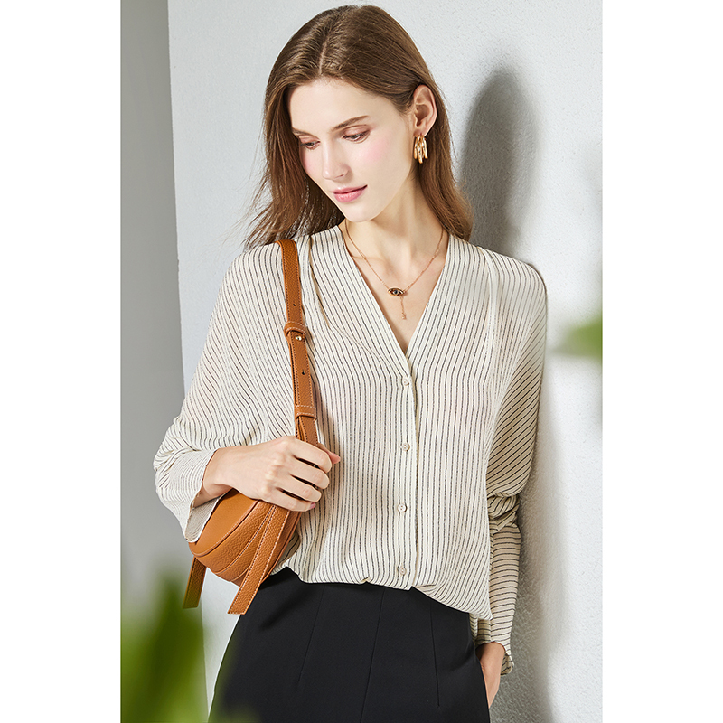 U.N.Q Texture Online Heavyweight 21mm Silk Ghost Crepe Loose Raglan Bat Sleeve V Neck Mulberry Silk Top