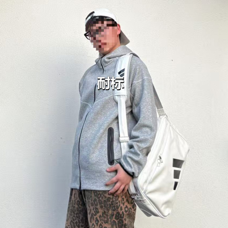 26 Fashionable loose-fit jacket for men, suitable for sports, leisure, training, and wind protection, in solid colors, new style, knitted, with a hood, for spring and autumn