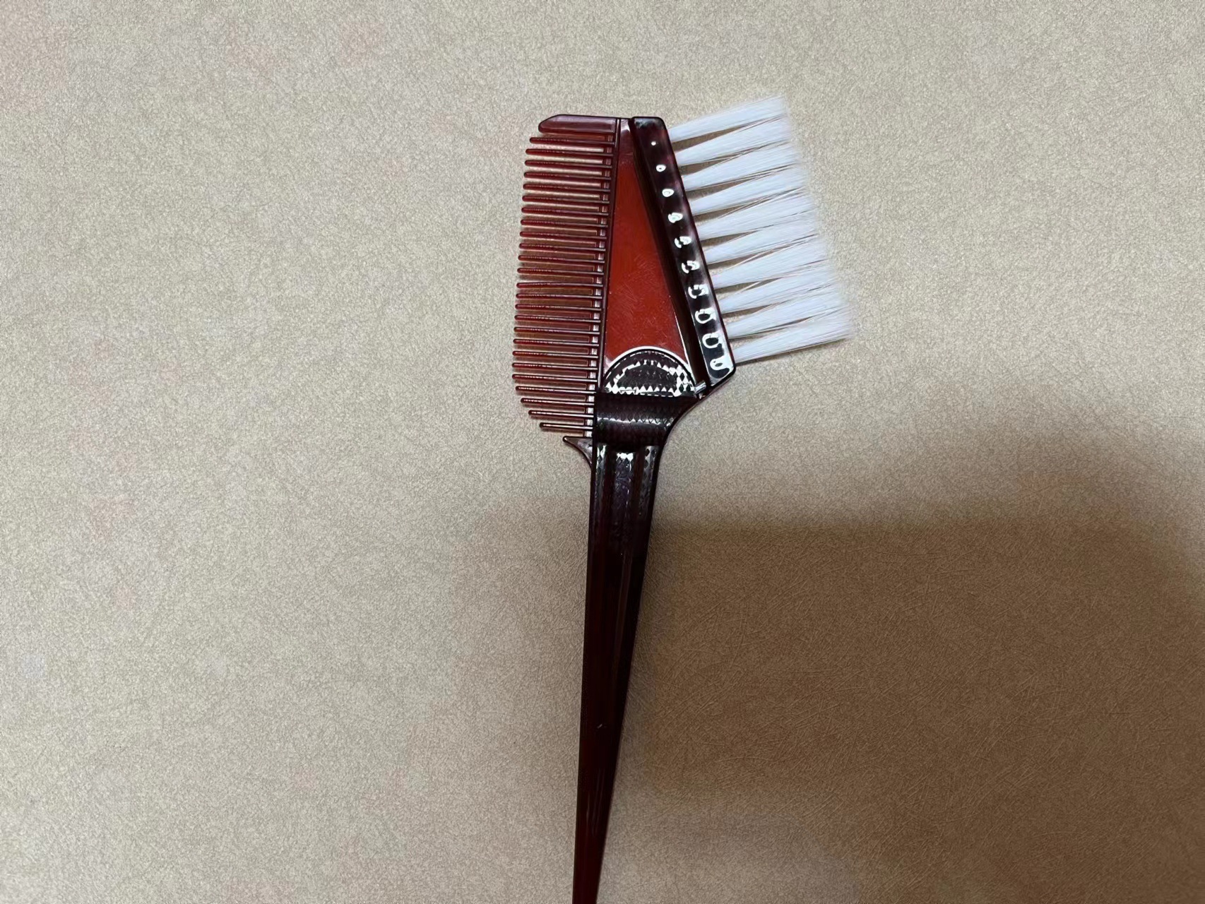 다크 브라운 레드