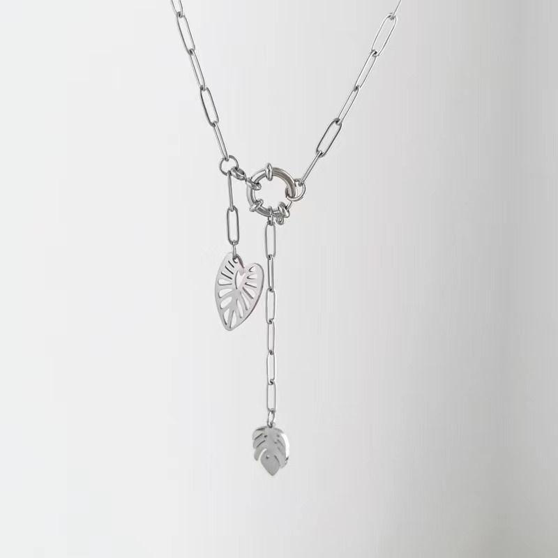 Leaf Stainless Steel Pendant Necklace Hollow Women's Chain Necklace display picture 4