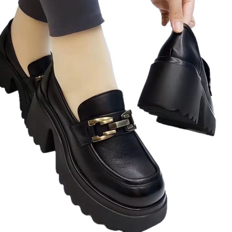 Zapatos de cuero de tacones altos de suela gruesa para mujeres 2025 primavera nueva cabeza redonda casual estilo británico aumento de altura muffin zapatos Lefour