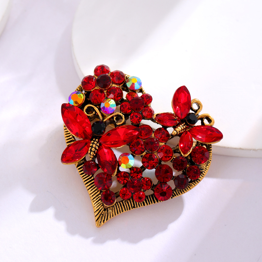11g Weight Rhinestones Inlay Material Brooches Classification Alloy Material Heart Shape, Butterfly Pattern Sweet Pin Heart Shape Butterfly Alloy Plating Inlay Rhinestones Unisex Brooches 3