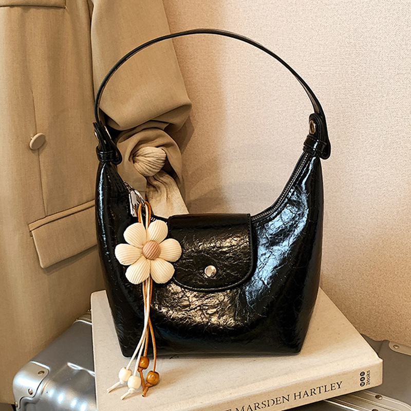Luxury Oil Wax Leather Underarm Bag For Women - New Fashion Crescent Shoulder & Crossbody Bag