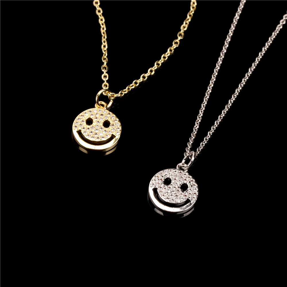 Wholesale Fashion Smiley Face Round Pendent Necklace display picture 2