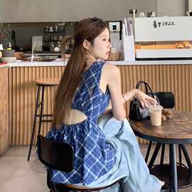 复古蓝色格子露腰吊带背心女夏季甜辣风漂亮别致收腰外穿无袖上衣