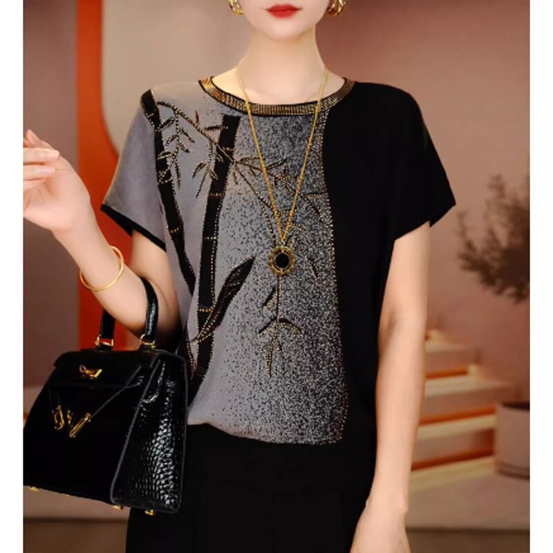 Old Money Style Fashionable Round Neck Rhinestone Short-Sleeve T-Shirt for Women, Thin Summer New Style, Loose Fit, Slimming, Elegant Women's Top Old Money Style Fashionable Round Neck Rhinestone Short-Sleeve T-Shirt for Women, Thin Summer New Style, Loose Fit, Slimming, Elegant Women's Top