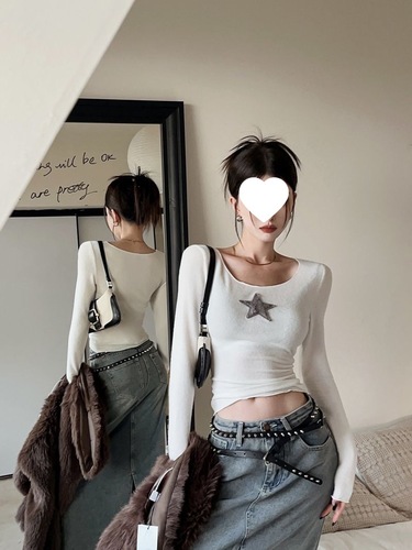 240g Duvet Fabric, Pure & Alluring Star Pattern Inner Short Top—Fierce Chic Base Layer with Slimming, Long-Sleeve Design