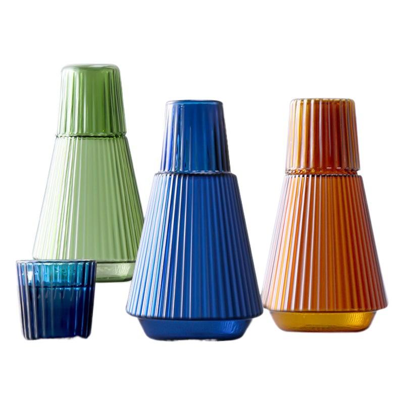 Una persona bebida de color resistente al calor vidrio botella de agua fría refrigerador del hogar botella de agua fría leche jugo olla una taza conjunto