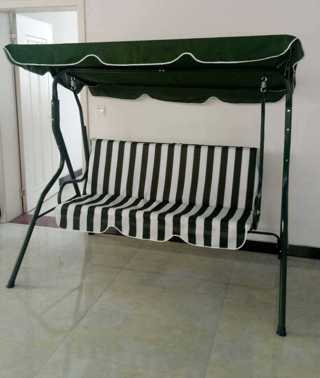 11812026549_1214423759