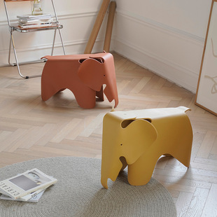 ins���W�L�����b������ӓQЬ�� Elephant�ɐۄ����������ϰ���