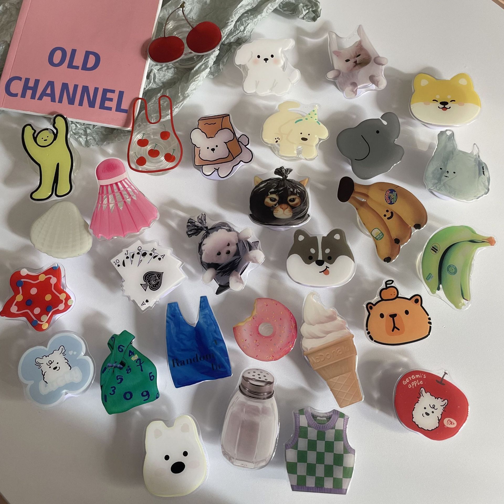 Fun Simulation Food Banana Ice Cream Lazy Bag Mobile Phone Stand Desktop Support Retractable Adhesive Tide