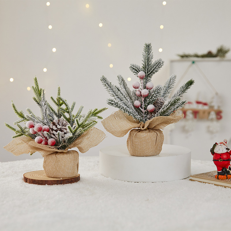 Mini sapin de Noël en PE – Décoration de bureau réaliste pour les fêtes (4 styles, décorations festives multi-scènes)_voghion.com
