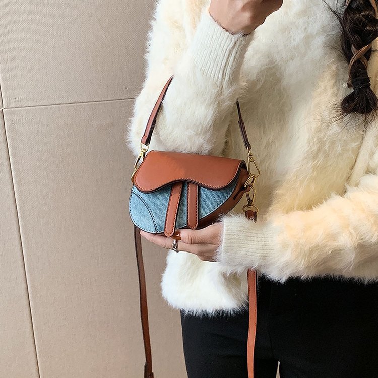 2027 Spring and Summer New Korean Style Mini Children's Handbag Crossbody Saddle Bag Girls' Crossbody Accessory Bag
