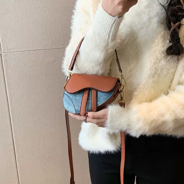 2027 Spring and Summer New Korean Style Mini Children's Handbag Crossbody Saddle Bag Girls' Crossbody Accessory Bag