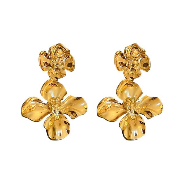fashionable earrings