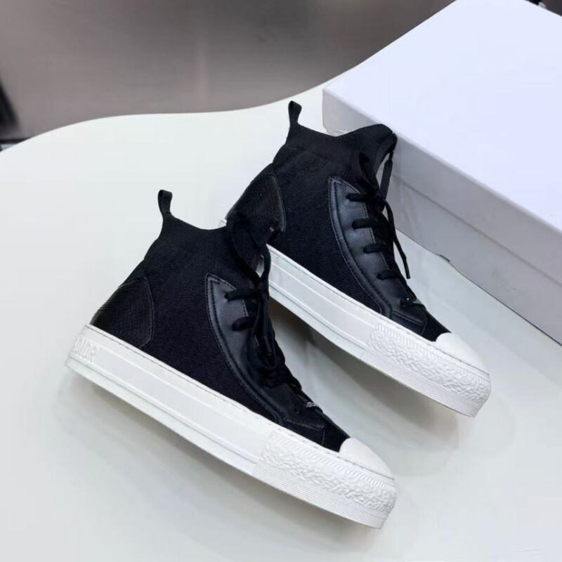 Women's high-top sneakers, new autumn 2026 model, letter-printed platform thick-soled versatile sports niche fashion casual shoes