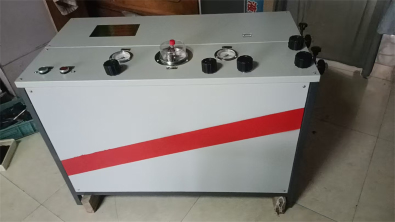 AE102a氧气充填泵