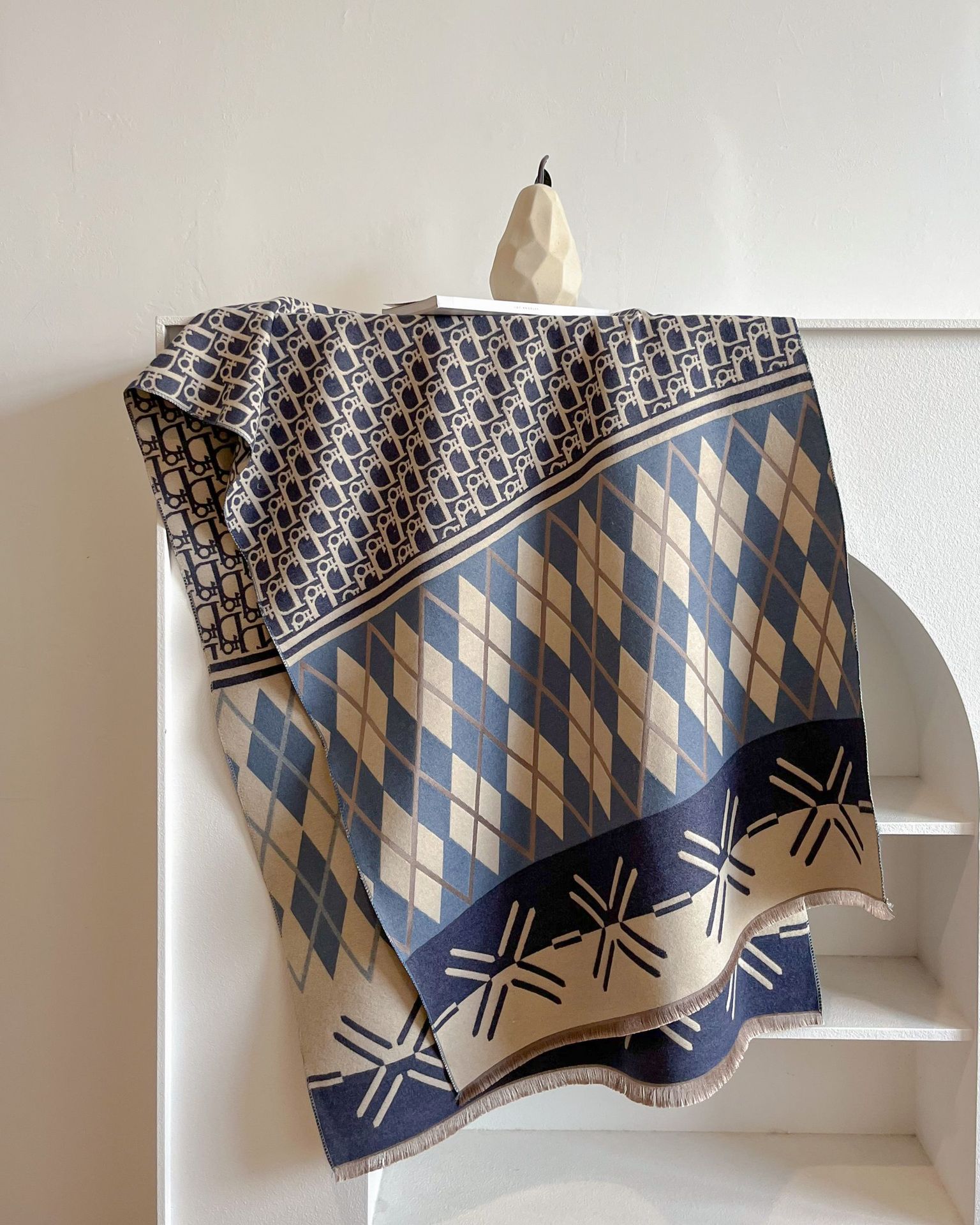 Nueva bufanda larga de doble cara Jacquard de Cachemira como 2023 Otoño e Invierno carta bufanda a cuadros chal decorativo exterior para mujeres