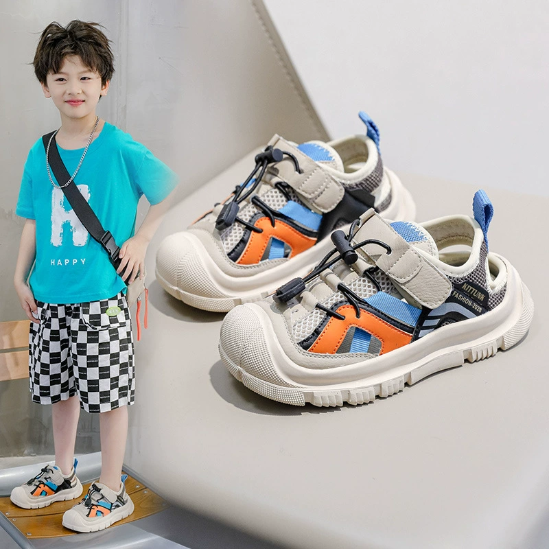 Сандалии для мальчиков с мягкой подошвой, нескользящая универсальная летняя новая детская пляжная обувь на липучке, обувь для учеников начальной школы с закрытым носком