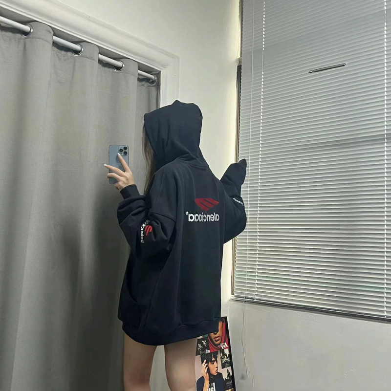 High-end Paris style hoodie with large front and back logo embroidery, casual loose fit, unisex, authentic version High-end Paris style hoodie with large front and back logo embroidery, casual loose fit, unisex, authentic version