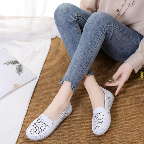  New Nurse Shoes Women's Summer Soft Sole Non-Slip Sandals Flat Sole Maternity Shoes Breathable One-Step Mom Shoes