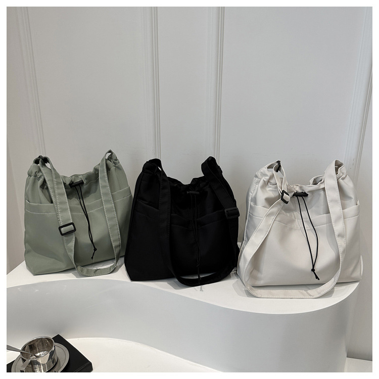 The popular autumn and winter bags for women in 2024: large-capacity crossbody bag, Tote commuter bag, single-shoulder bag, soft undefined