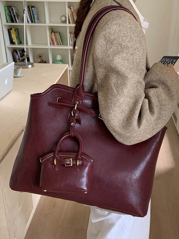 Bolsa para mujeres 2025 nueva bolsa de hombro de tendencia europea y americana transfronteriza gran capacidad de alta calidad retro bolsa de viaje