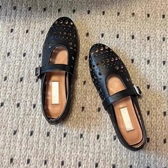 ニッチバレエ中空通気性小さな革靴女性の夏 2025 新しいラウンドトゥ浅い口フラット快適なダンスサンダル