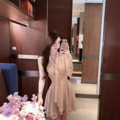 JustQin 4/14上心ミューズ2025新作夏服襟元ストラップウエストワンピース女性