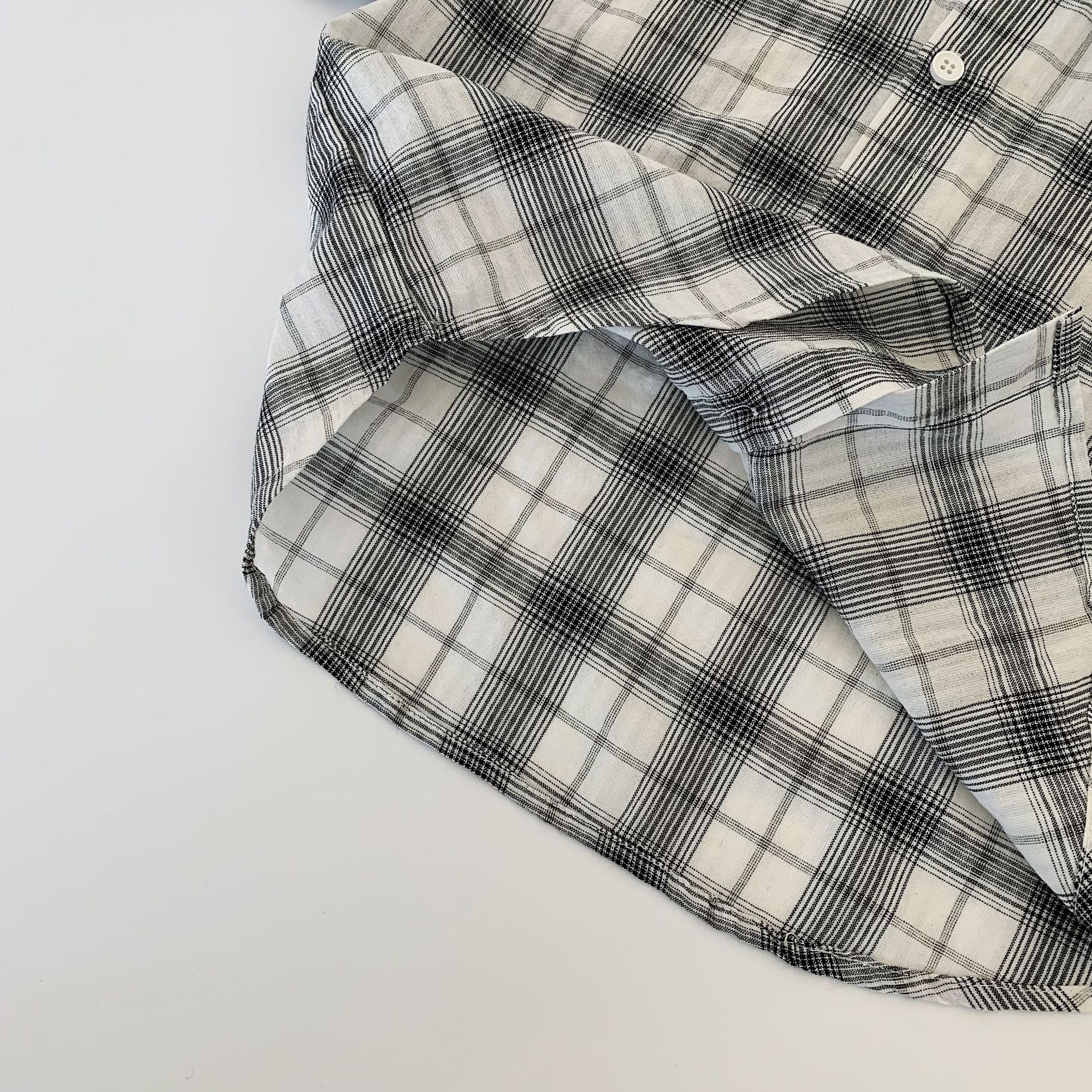 Camisa para niños Maibao 2025 primavera para niños nueva camisa a cuadros retro versión coreana de la camisa de solapa de todo fósforo