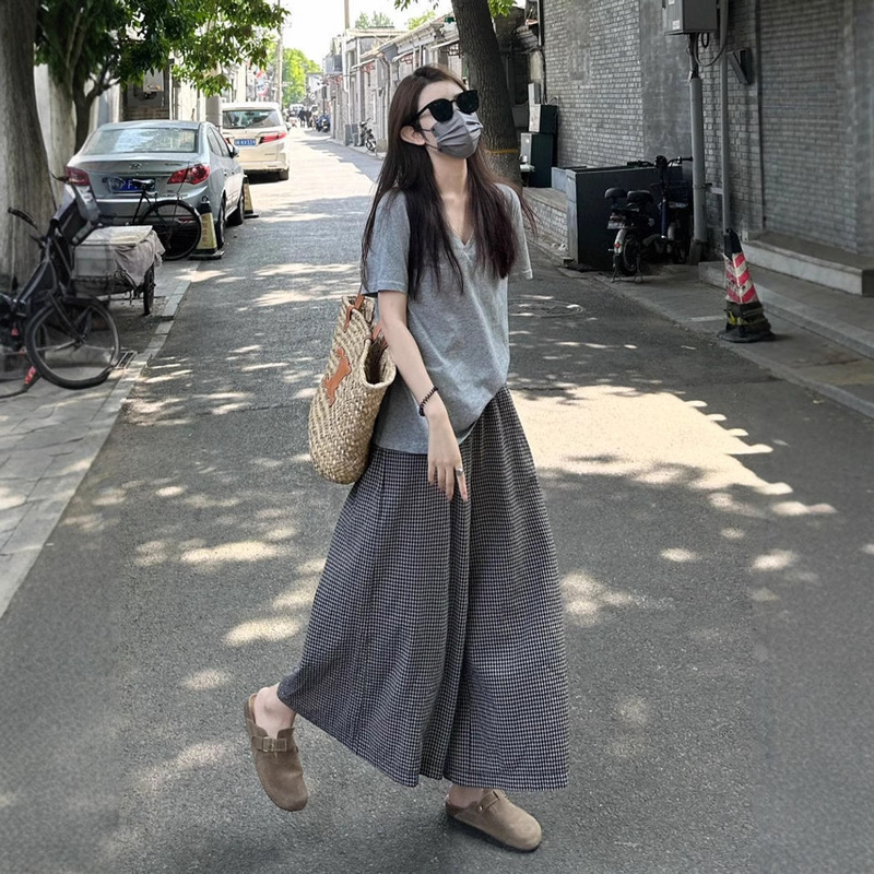Tea with a set of summer V-neck short sleeve cool feeling Zen suit plaid wide leg pants skirt two-piece set for women Tea with a set of summer V-neck short sleeve cool feeling Zen suit plaid wide leg pants skirt two-piece set for women