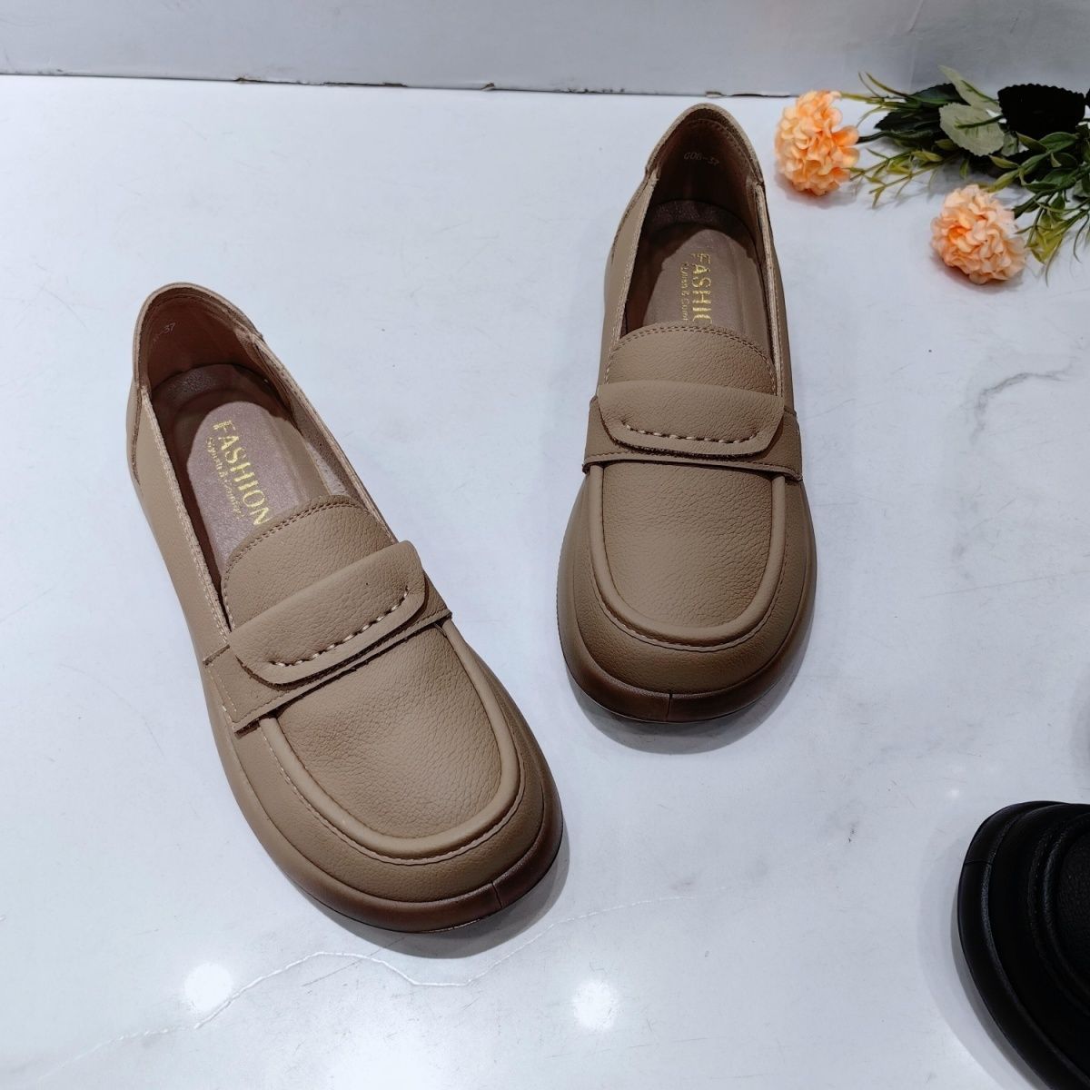 2026 nuevo estilo británico ultra suave antideslizante zapatos Lefour suela suave zapatos de cuatro estaciones zapatos de mujer zapatos de mujer