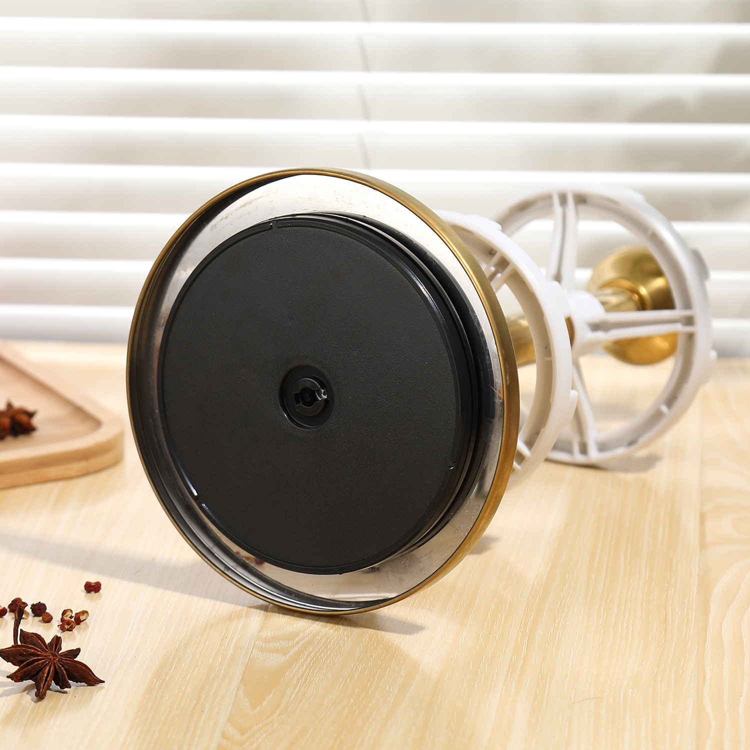 Estante de almacenamiento de condimento rotativo multifuncional para artículos de cocina domésticos de sal y salsa de soja para frascos de condimento