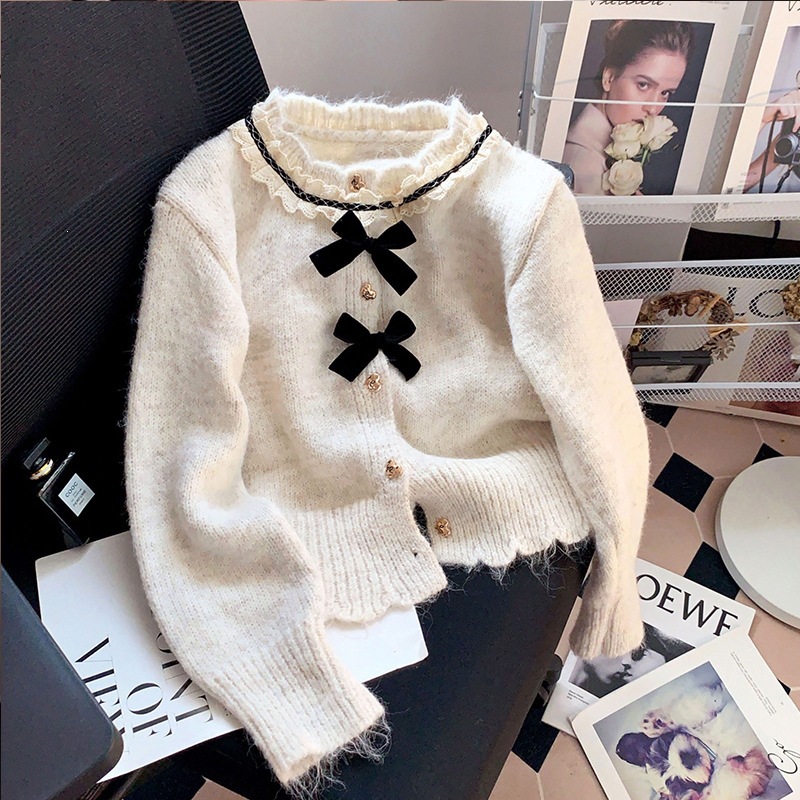 Cardigan with bow