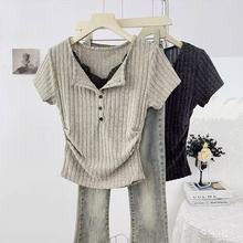 蕾丝拼接假两件短袖T恤女辣妹夏季新款气质显瘦v领小心机短款上衣