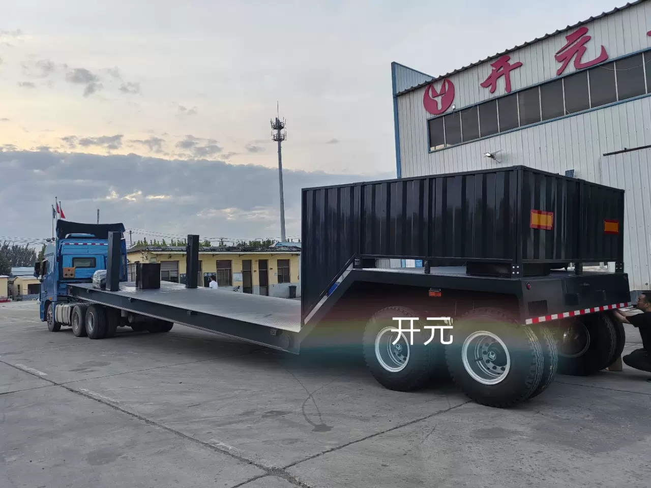 地面拖车沙漠轮胎泥浆泵拖车修井机车架走道护栏