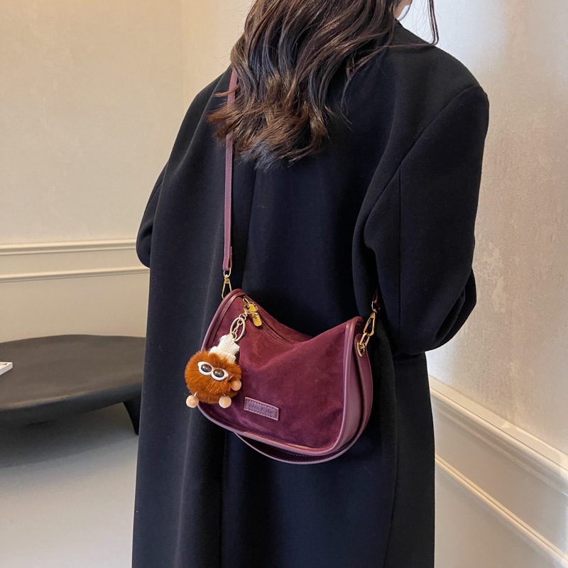 Otoño y invierno explosivo bolso de terciopelo de seda para mujeres 2024 nueva moda ocio bolso cuadrado textura versátil bolso de mochila